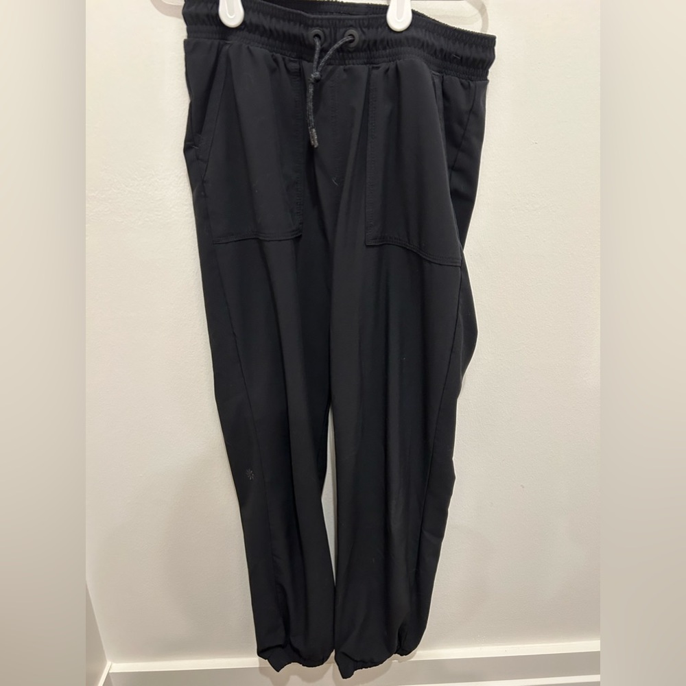 Athleta unlined high jump joggers size M/8-10 black